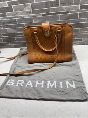 Brahmin light tan leather Vtg purse, Like New!